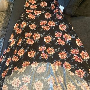 Lularoe Olivia Bundle! Bundle includes 4 Olivia’s.